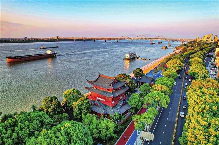 俯瞰长江国家文化公园九江城区段。 张驰 摄