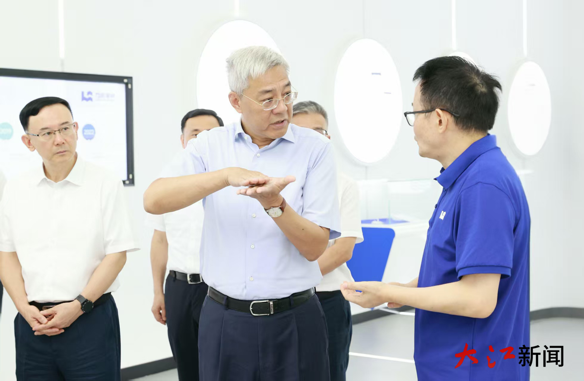 江西日?qǐng)?bào)全媒體首席記者海波 攝